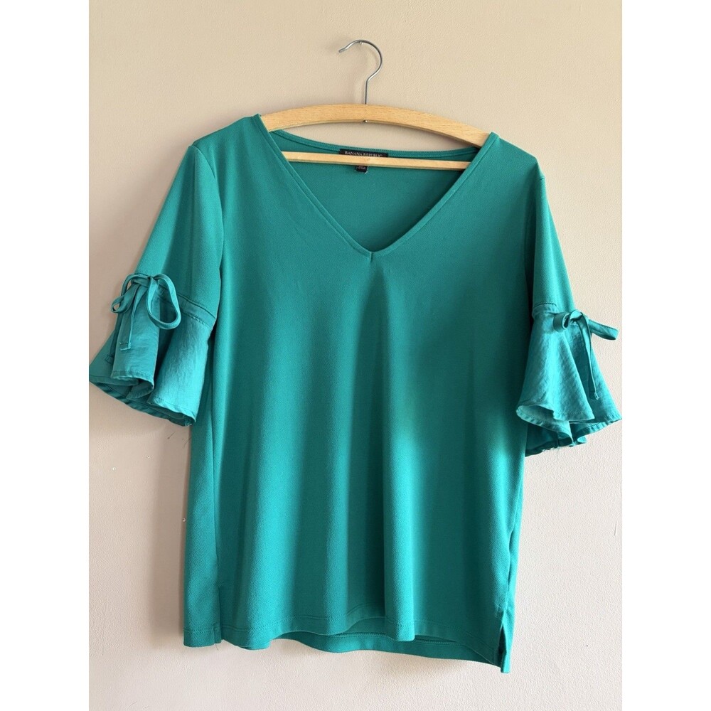 Banana Republic Women’s Blouse Small Green Short Sleeve Tie Satin Sleeves Preppy